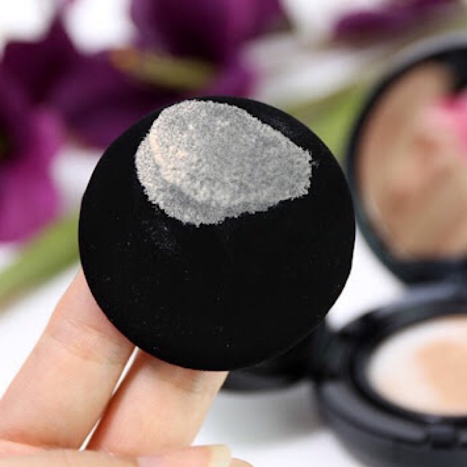 Phấn nước Aprilskin Black Magic Snow Cushion Galaxy Edition